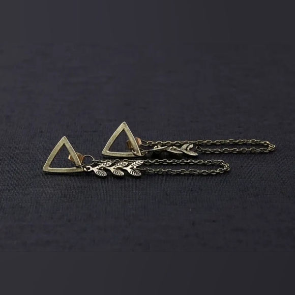 Vintage Triangular Gold and Silver Leaf Chain Earrings - Picture 3 of 3